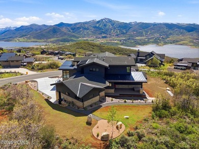 Enjoy elevated mountain living in this exceptional Hideout - photo 3
