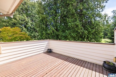 Welcome to this beautiful 2-bedroom + den, 2-bath condo in the - photo 33