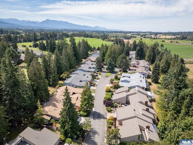 Welcome to this beautiful 2-bedroom + den, 2-bath condo in the - photo 50