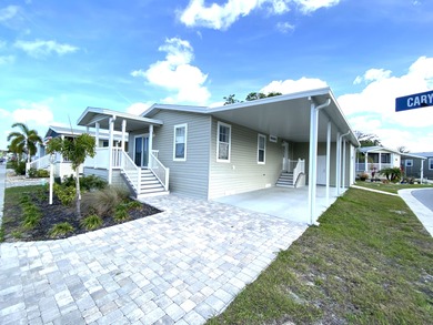 (private lake, pond, creek) Home For Sale in Tarpon Springs Florida