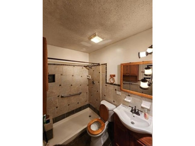 Back on Market due to no fault of the seller. Investors - photo 4