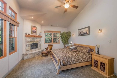 Stunning custom built home with a well thought out floor plan - photo 12