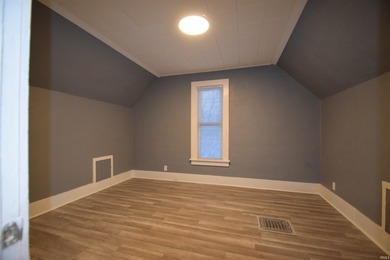 Recently remolded 3 bedroom, 1 bath home just 1 block from - photo 15