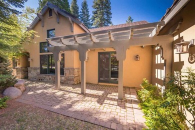 Stunning custom built home with a well thought out floor plan - photo 17