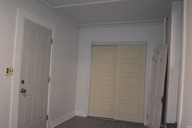 Recently remolded 3 bedroom, 1 bath home just 1 block from - photo 24