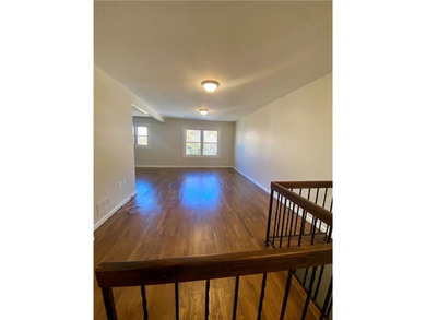 Welcome to an exceptional opportunity to own this spacious - photo 7