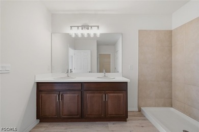 ASSUMABLE FHA LOAN 4.25% Interest Rate!! This well-maintained - photo 31