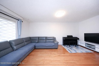 Excellent condition 2 Bedroom 3 Bathroom townhouse. Level 1: - photo 7