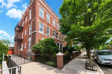 Exceptional investment opportunity in the heart of Gravesend! - photo 3
