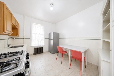 Exceptional investment opportunity in the heart of Gravesend! - photo 10