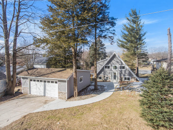(private lake, pond, creek) Home For Sale in Horton Michigan