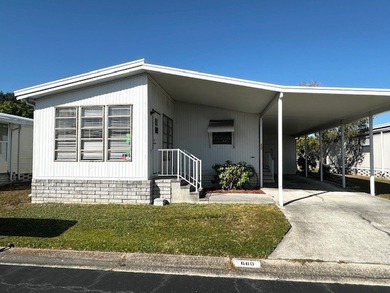 (private lake, pond, creek) Home For Sale in St. Petersburg Florida