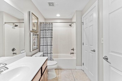 Private Rooftop! Experience breathtaking views of the Emerald - photo 12