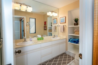 Perched at the top of Maui Kamaole affords this condo a very - photo 25