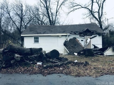 Arkansas River Home For Sale in North Little Rock Arkansas