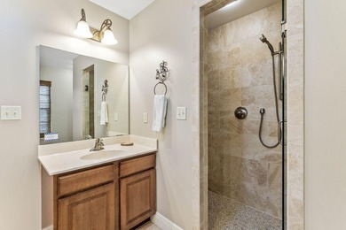 Private Rooftop! Experience breathtaking views of the Emerald - photo 31