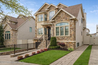 Welcome to 86 West Castor Place, a truly exceptional - photo 3