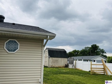 BEAUTIFULLY UPDATED 3 BEDROOM, 1.5 BATH HOME offering comfort - photo 5