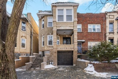 Hudson River Home For Sale in Weehawken New Jersey