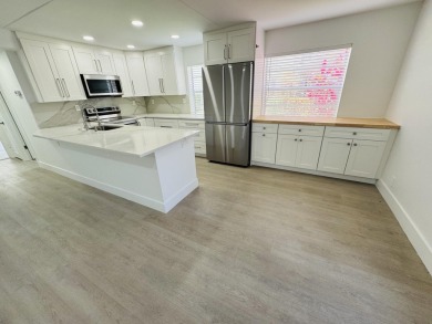 Lake Condo For Sale in Delray Beach, Florida