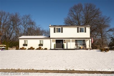 Susin Lake Home Active Under Contract in Clarkston Michigan