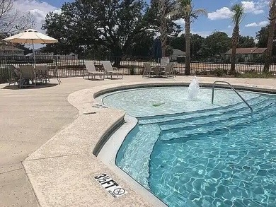 Downtown Pensacola hidden gem! Fully furnished townhome and - photo 2