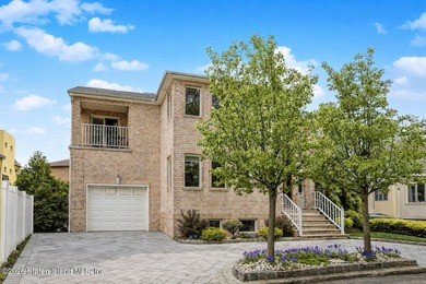 Welcome to 31 4th Court! This stunning 1-family colonial, is - photo 3