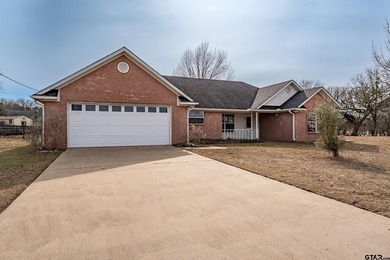 Holly Lake Ranch / Holly Lake Home For Sale in Holly Lake Ranch Texas