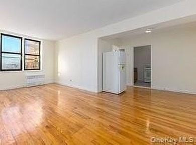 Built in 2009, well maintained building, fully occupied - photo 2