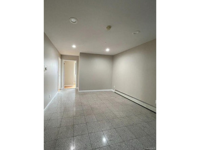 Built in 2009, well maintained building, fully occupied - photo 6