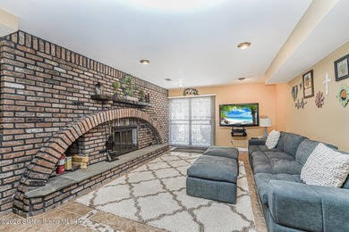 Welcome to 281 Thomas Street, located in the heart of beautiful - photo 11