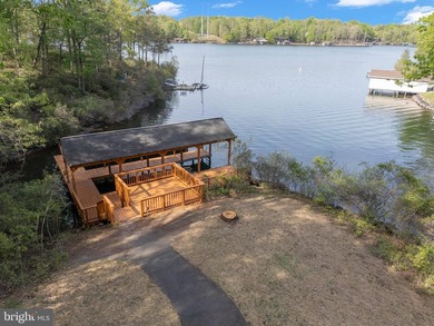 Welcome to your private waterfront escape on the public side of - photo 11