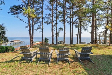 Welcome to your dream lakefront retreat-a stunning brick ranch - photo 5
