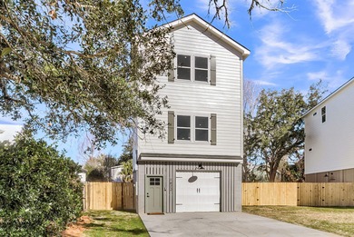 (private lake, pond, coastal) Home For Sale in Charleston South Carolina