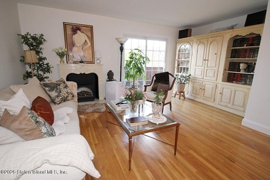 WELCOME TO STONEGATE AT GRASMERE-One of Staten Island's premier - photo 3