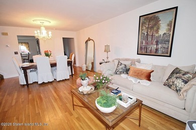WELCOME TO STONEGATE AT GRASMERE-One of Staten Island's premier - photo 4