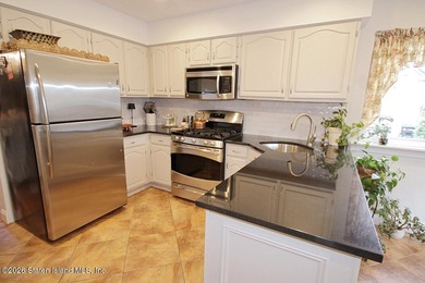 WELCOME TO STONEGATE AT GRASMERE-One of Staten Island's premier - photo 7