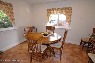 WELCOME TO STONEGATE AT GRASMERE-One of Staten Island's premier - photo 10