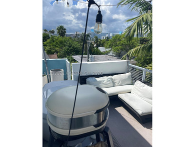 This exclusive and private residence gives you the opportunity - photo 11