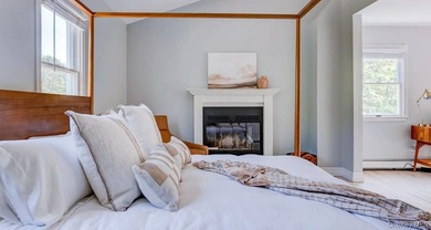Discover an exceptional offering in the Hamptons-this - photo 14