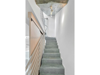 This exclusive and private residence gives you the opportunity - photo 20