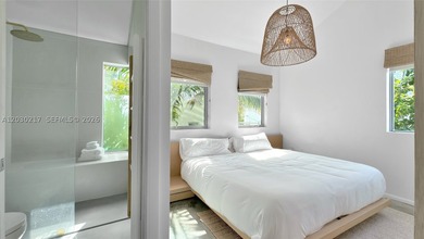 This exclusive and private residence gives you the opportunity - photo 22