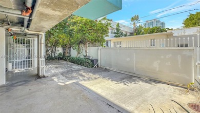 This exclusive and private residence gives you the opportunity - photo 34
