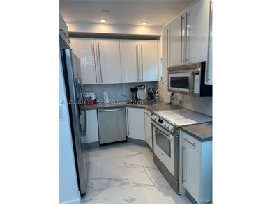 This exclusive and private residence gives you the opportunity - photo 38