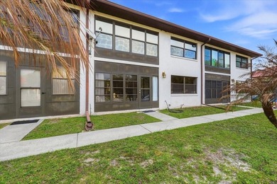 This beautifully remodeled (2024) ground-floor 2-bedroom, 2-bath - photo 39