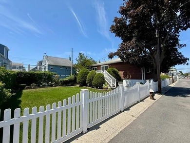 Gerritsen Beach! Beautifully maintained double lot! This 1 - photo 3