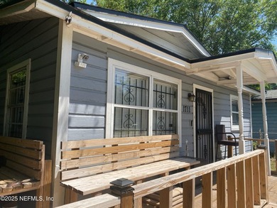 Back on market at no fault to seller. Short sale; bank approval - photo 3