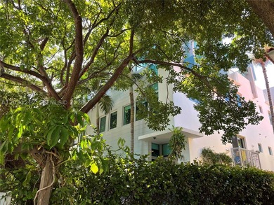 This exclusive and private residence gives you the opportunity - photo 56