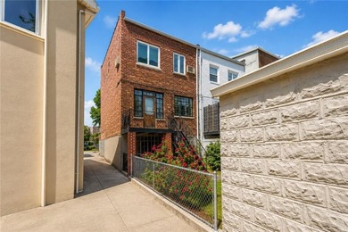 Welcome home to this charming, semi-attached single family brick - photo 4