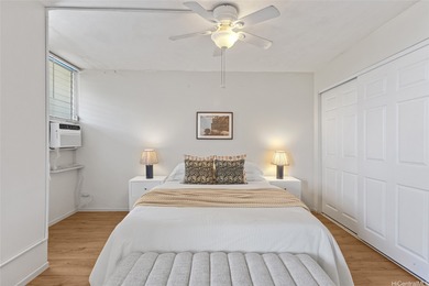 Live in the heart of Waikiki with golf course views and all the - photo 7